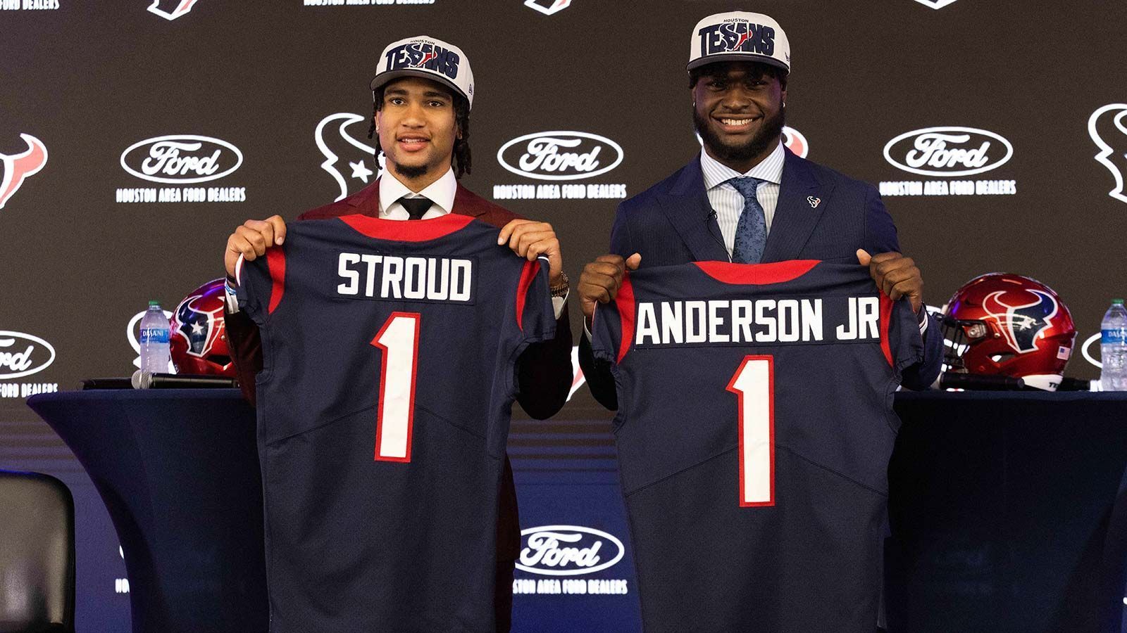 <strong>Houston Texans </strong><br>
                • Jahre seit dem jüngsten Playoff-Sieg: 3<br>• Datum des jüngsten Playoff-Siegs: 04. Januar 2020<br>• Runde: Wild Card Round<br>• Gegner: Buffalo Bills (22:19)
