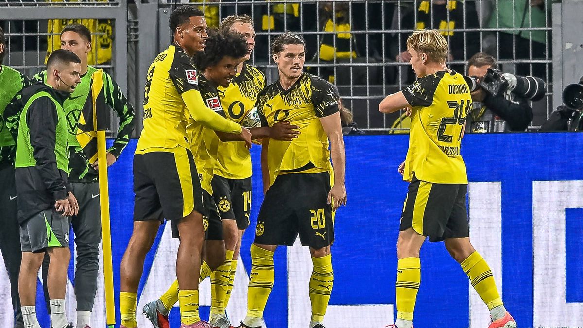 21.09.2025, Fussball: 1. Bundesliga, Saison 2025 2026, 04. Spieltag, Borussia Dortmund - VfL Wolfsburg im Signal Iduna Park in Dortmund. Felix Nmecha (Borussia Dortmund 09, 08), Karim Adeyemi (Boru...
