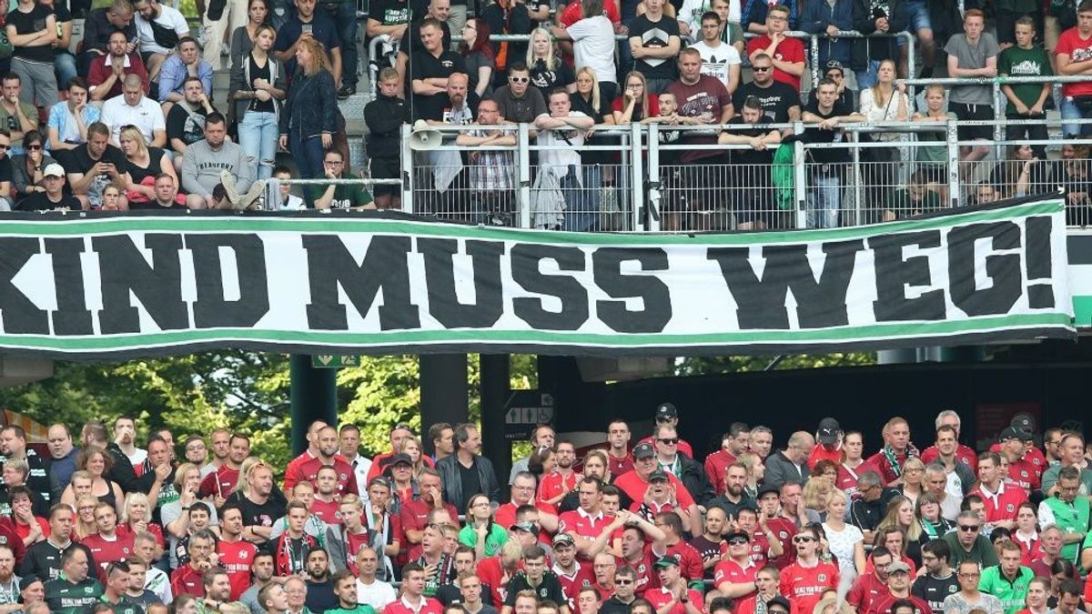 Teile der Fanszene sind gegen die Pläne von Martin Kind