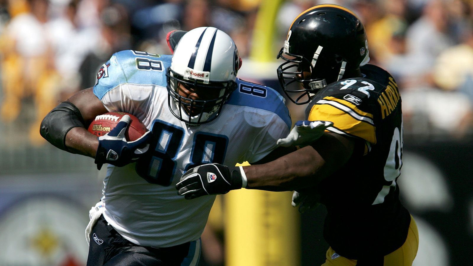 
                <strong>Tennessee Titans at Pittsburgh Steelers - 2 Stunden 35 Minuten</strong><br>
                Das Duell zwischen den Tennessee Titans und den Pittsburgh Steelers im Jahr 2005 war schon nach 2 Stunden und 35 Minuten beendet. Vor allem, weil die Titans im Heinz Field nicht viel entgegen zu setzen hatten. Die Gastgeber siegten souverän mit 34:7. Es sollte aber nicht das einzige Spiel der Steelers sein, das so früh beendet war. 
              