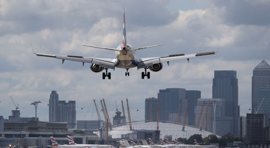 
                <strong>Die schnellste Anreise von Bordeaux nach Almaty</strong><br>
                Die schnellste Anreise. Wer auf dem schnellsten Weg von Bordeaux nach Almaty reisen will, könnte dies mit Turkish Airlines tun. Die reine Flugzeit beträgt gut acht Stunden. Da es einen Zwischenstop in Istanbul gibt, ist man insgesamt dann doch etwa zwölf Stunden unterwegs. Kostenpunkt pro Person laut "StaTravel": 1200 Euro pro Person.
              