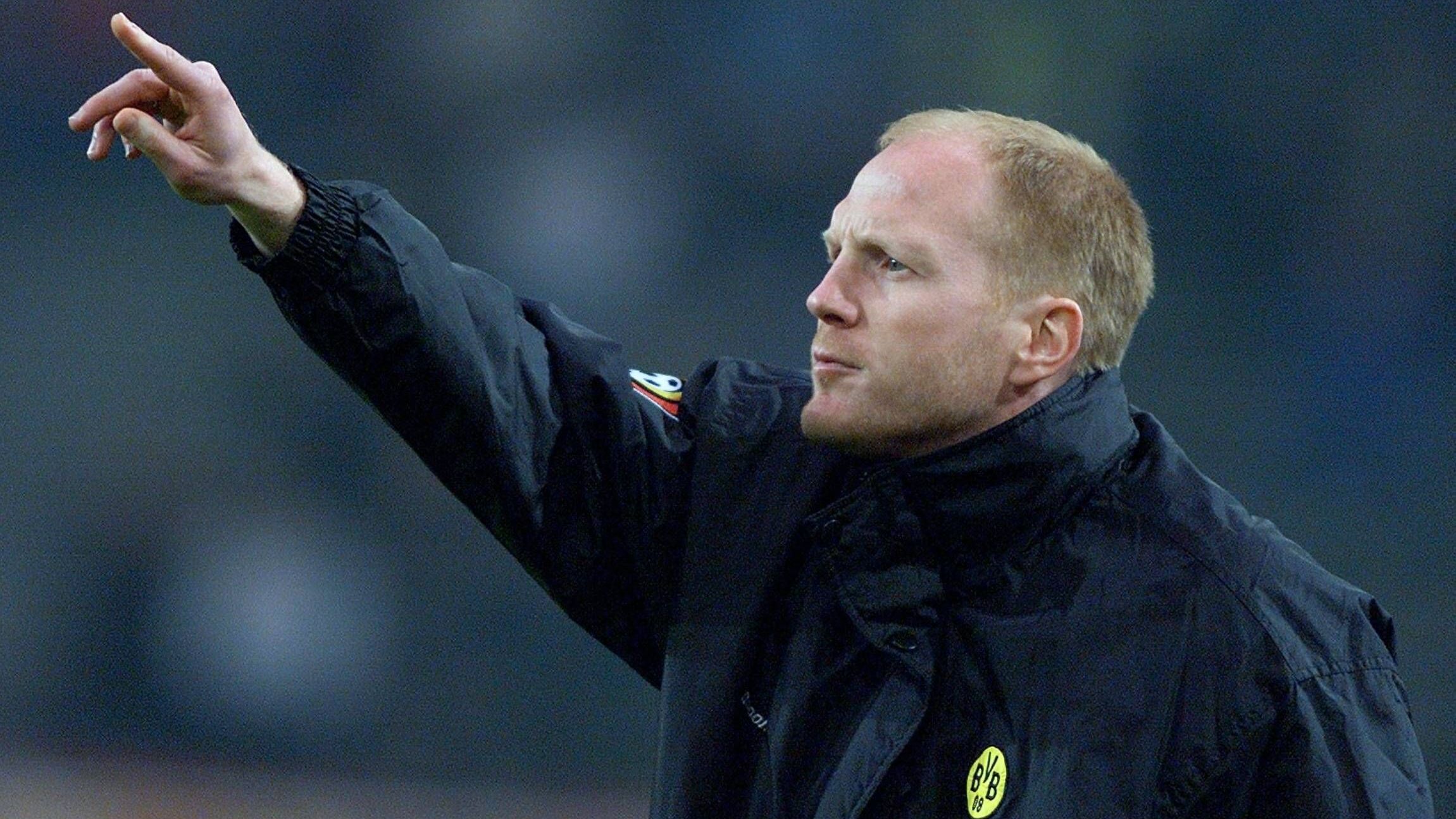 <strong>Platz 14. Matthias Sammer 1,72 Punkte pro Spiel</strong><br><strong>Amtszeit beim BVB:</strong> 01.07.2000 - 30.06.2004<br><strong>Spiele als BVB-Trainer:</strong>&nbsp;185 Spiele (91 Siege, 45 Unentschieden, 49 Niederlagen)<br><strong>Erfolge mit dem BVB:</strong>&nbsp;1x Deutscher Meister (2002)