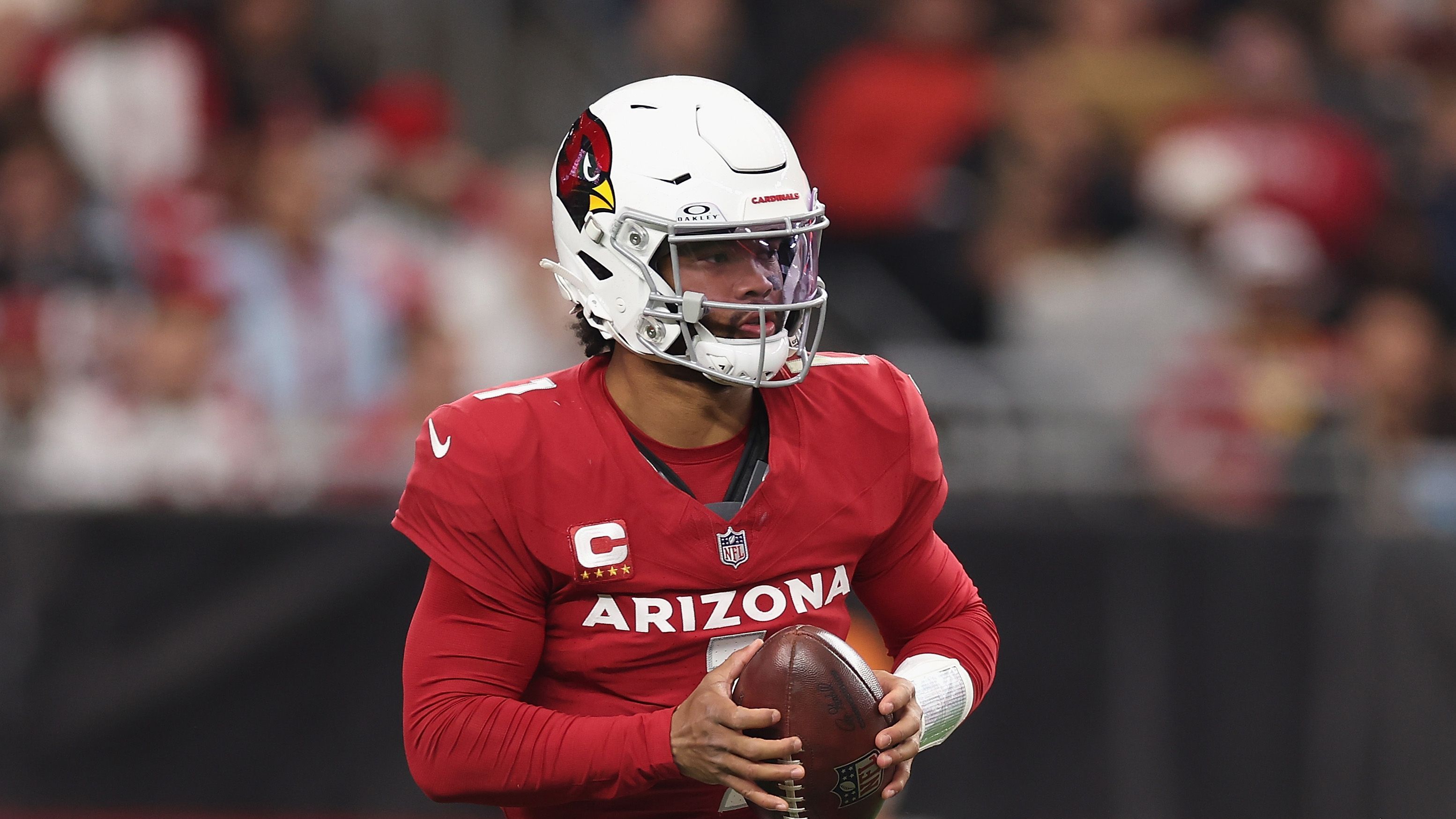 <strong>Platz 16: Kyler Murray (Arizona Cardinals)</strong><br>Kyler Murray ist so ein bisschen das ewige Talent. Beim Scramblen macht ihm niemand etwas vor und er sorgt regelmäßig für "Oha"-Momente. Aber genauso häufig auch für unsichtbare Leistungen. So bleibt auch er erstmal nur im Mittelfeld.