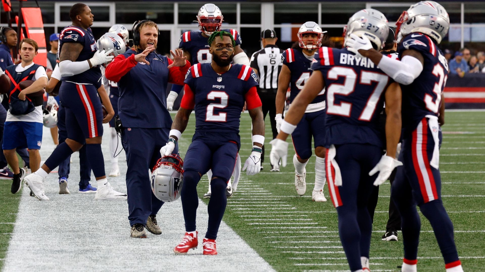 
                <strong>Platz 2 - New England Patriots</strong><br>
                Einnahmen: 231 Millionen Dollar (Besitzer: Robert Kraft)
              