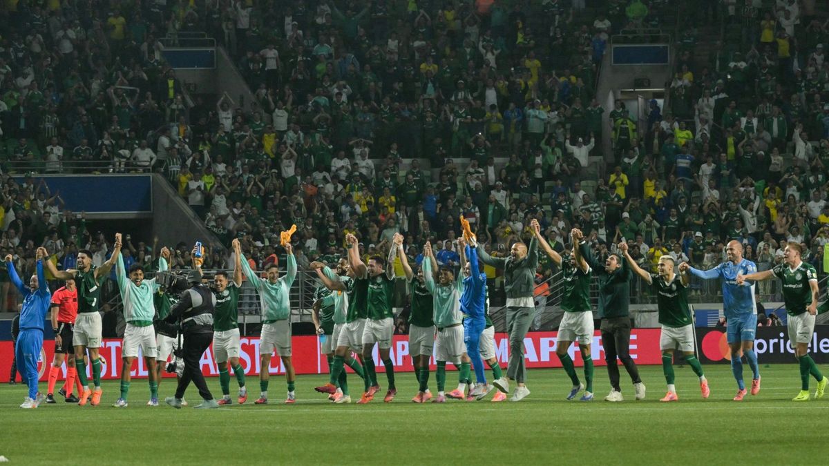 Die Palmeiras-Spieler feiern den Finaleinzug