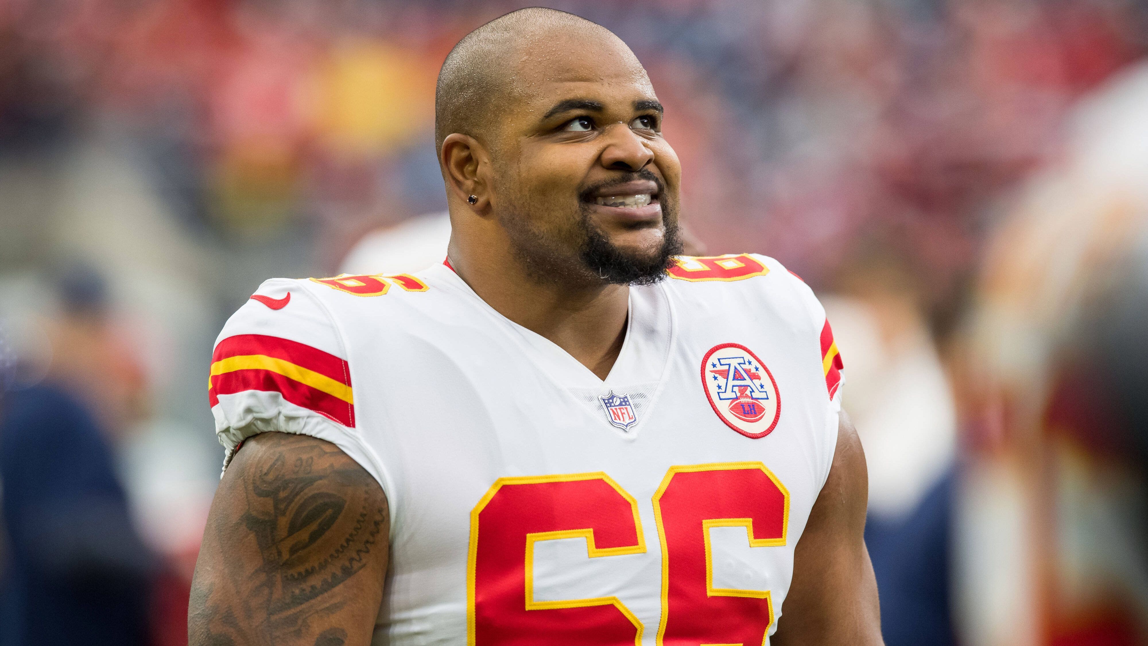
                <strong>Brandon Williams</strong><br>
                Etwas einfacher könnte es für Defensive Lineman Brandon Williams werden. Sollten seine Kansas City Chiefs die Vince Lombardi Trophy gewinnen, winken Williams 50.000 US-Dollar - solange er fit ist und zum Einsatz kommt. In den Playoffs hat er bislang noch nicht einmal gefehlt.
              