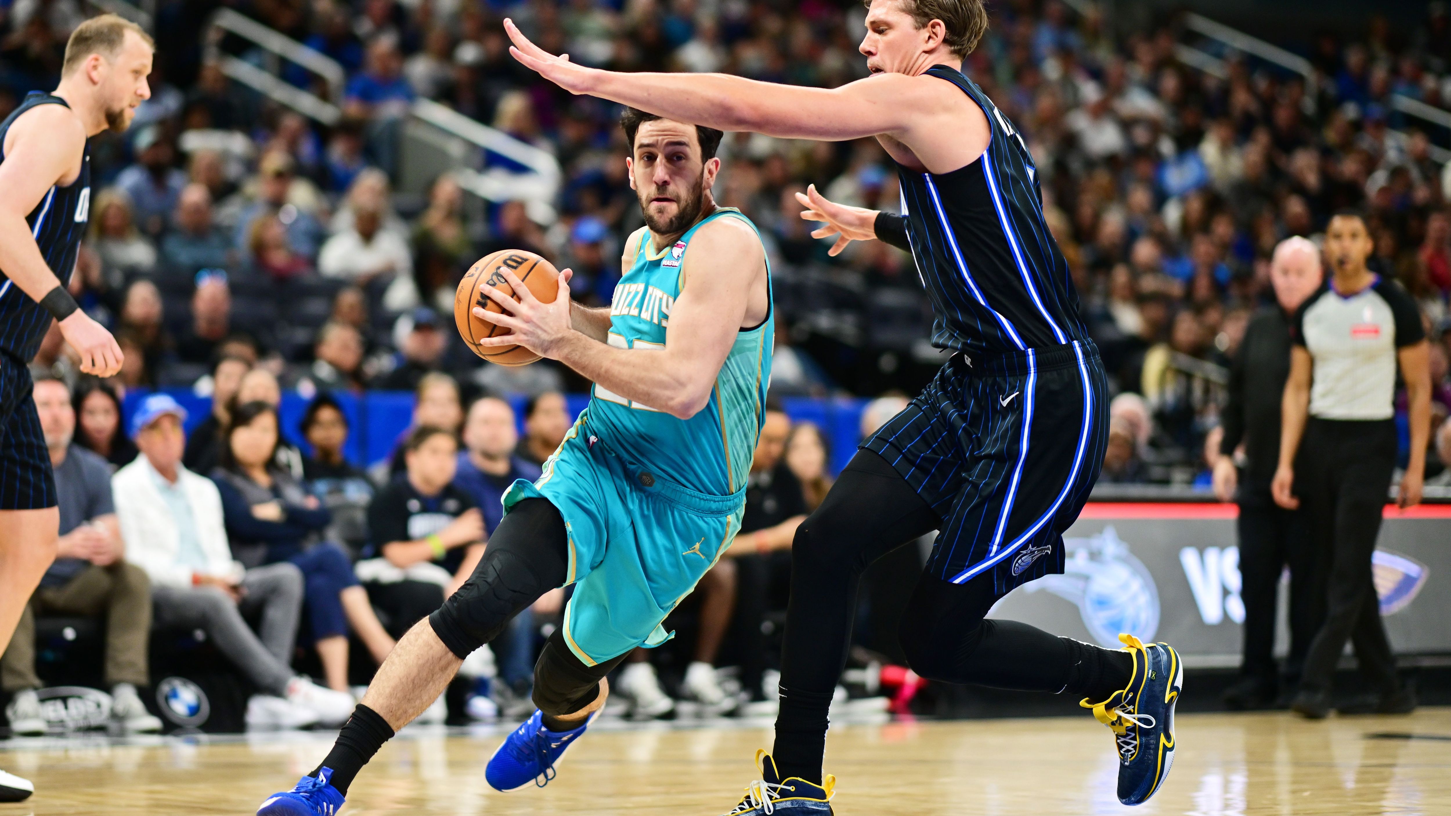 <strong>27. Charlotte Hornets (zuvor Rang 27, 18:54)</strong> <br>Nach fünf Niederlagen gab es den beeindruckenden Heimerfolg gegen die Cavs. Doch wir schauen natürlich wieder auf Vasilije Micic. Der Serbe startet, hatte zuletzt aber Probleme mit seinem Wurf. Dennoch kommt Micic in über 30 Minuten auf 14 Punkte und sechs Assists im Schnitt im März.