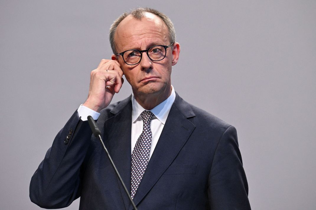 Am Dienstag soll er ins Amt des Bundeskanzlers gewählt werden, doch laut einer repräsentativen Umfrage blickt ein großer Teil wenig optimistisch auf Friedrich Merz kommende Regierungskoalition und Kanzlerschaft.
