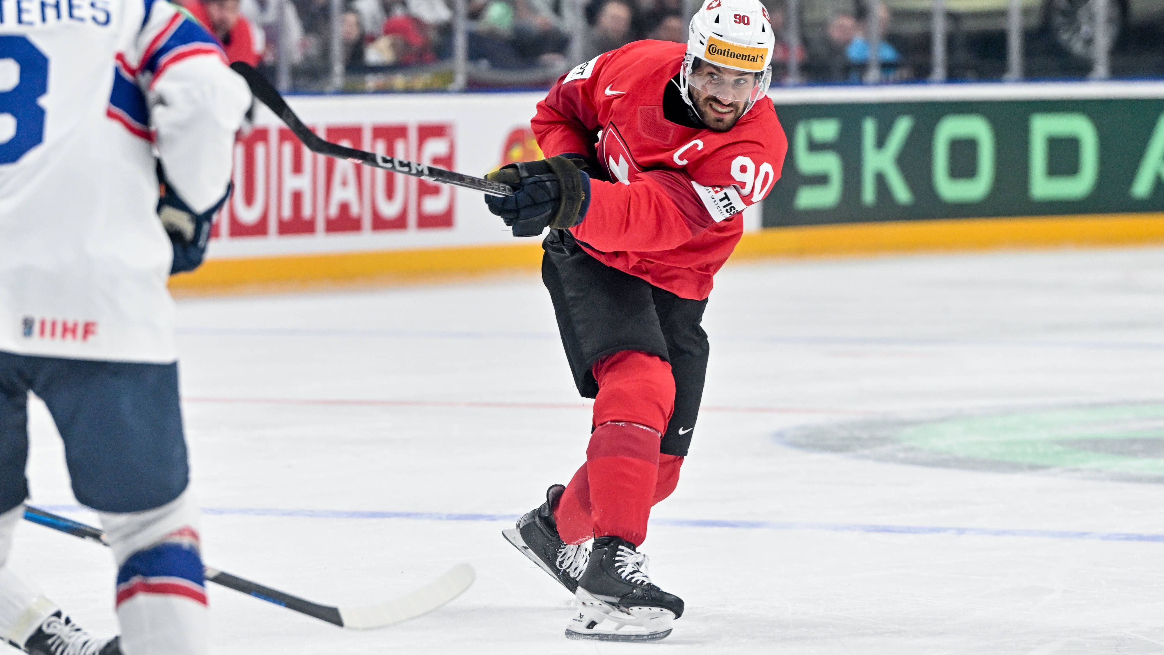 <strong>Schweiz: Roman Josi (Nashville Predators)</strong><br>Der Schweizer Kapitän gehört zu den besten Verteidigern der Welt und ist ein wichtiger Leader im Team. Der Linksschütze war bei beiden WM-Silbermedaillen 2013 und 2018 emotionaler Anführer des Teams. Im Juni könnte er dann auch noch bester Verteidiger der NHL werden - er steht unter den drei Finalisten.