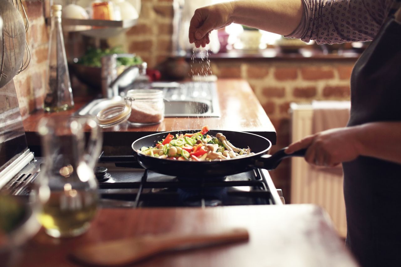 Paprikapulver passt wunderbar zu Fleisch, Gemüse und als Würze zu Dips.