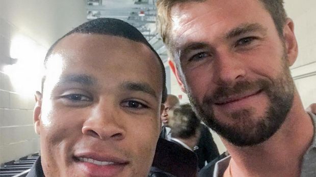 
                <strong>Das Glamour-Leben von Chris Eubank jr.</strong><br>
                Stolz ist Eubank auch auf das Selfie mit "Thor"-Darsteller Chris Hemsworth.
              