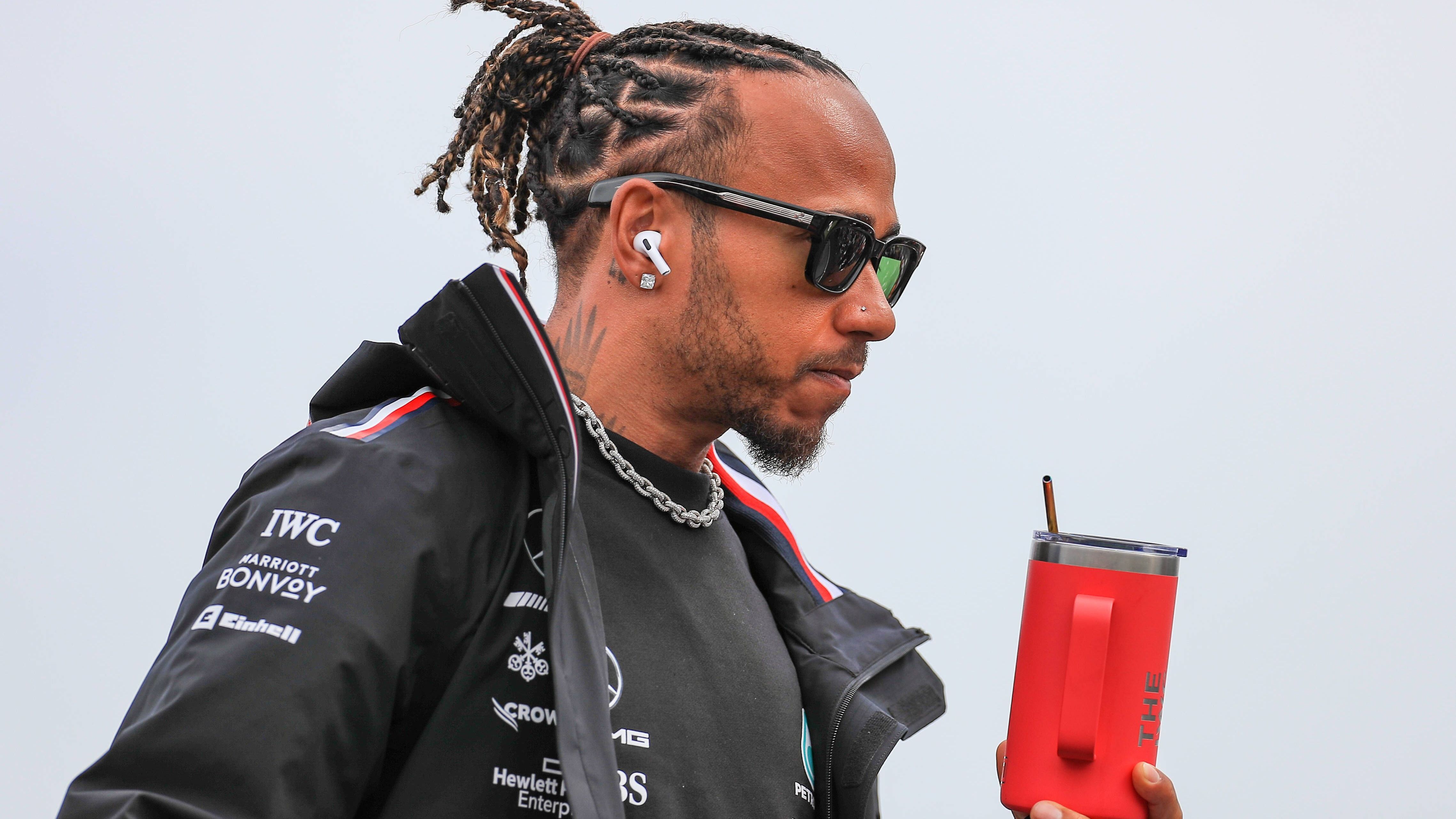 <strong>Platz 7 (geteilt): Lewis Hamilton - fünf Siege</strong><br>"Nur" auf Platz sieben in der Liste ist der siebenmalige Weltmeister. In seinem ersten Weltmeister-Jahr mit Mercedes 2014 sowie in seinem bislang letzten WM-Jahr 2020 konnte der Brite fünf Rennen in Folge gewinnen.