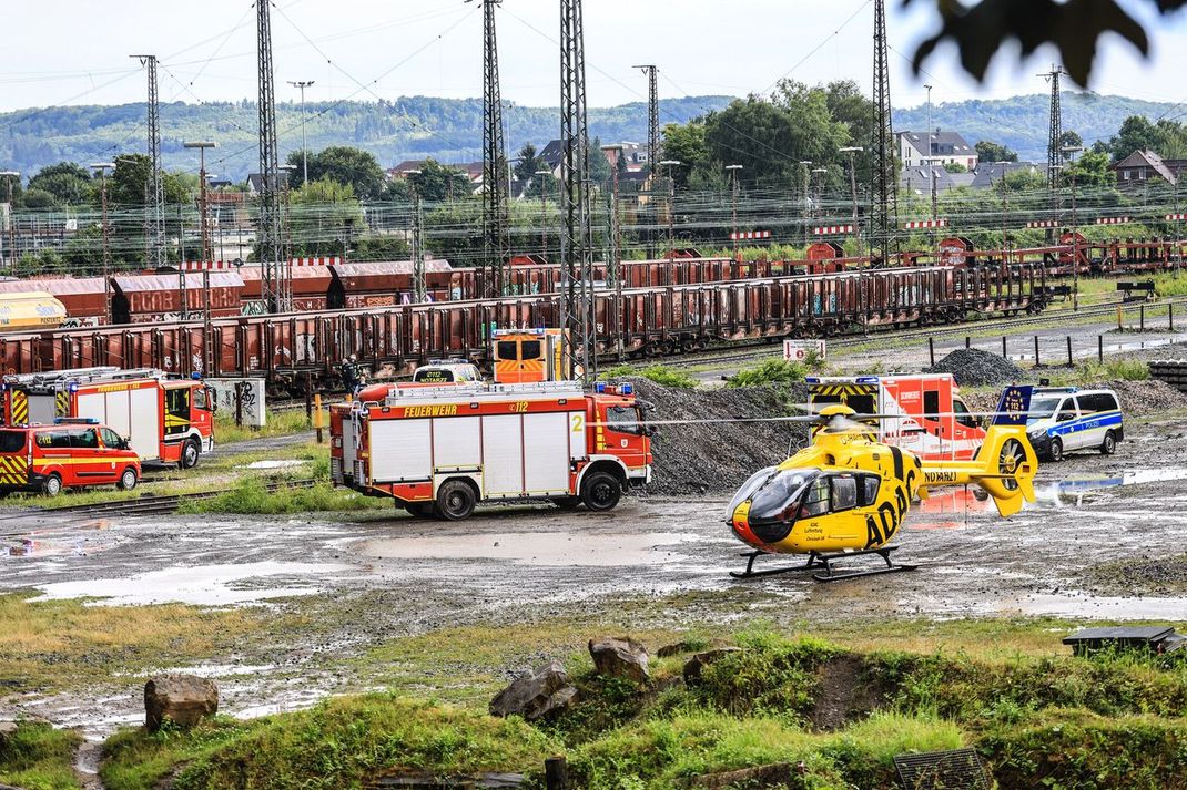 Ein Mädchen ist auf einem Güterbahnhof in Schwerte durch einen Stromschlag schwer verletzt worden. 