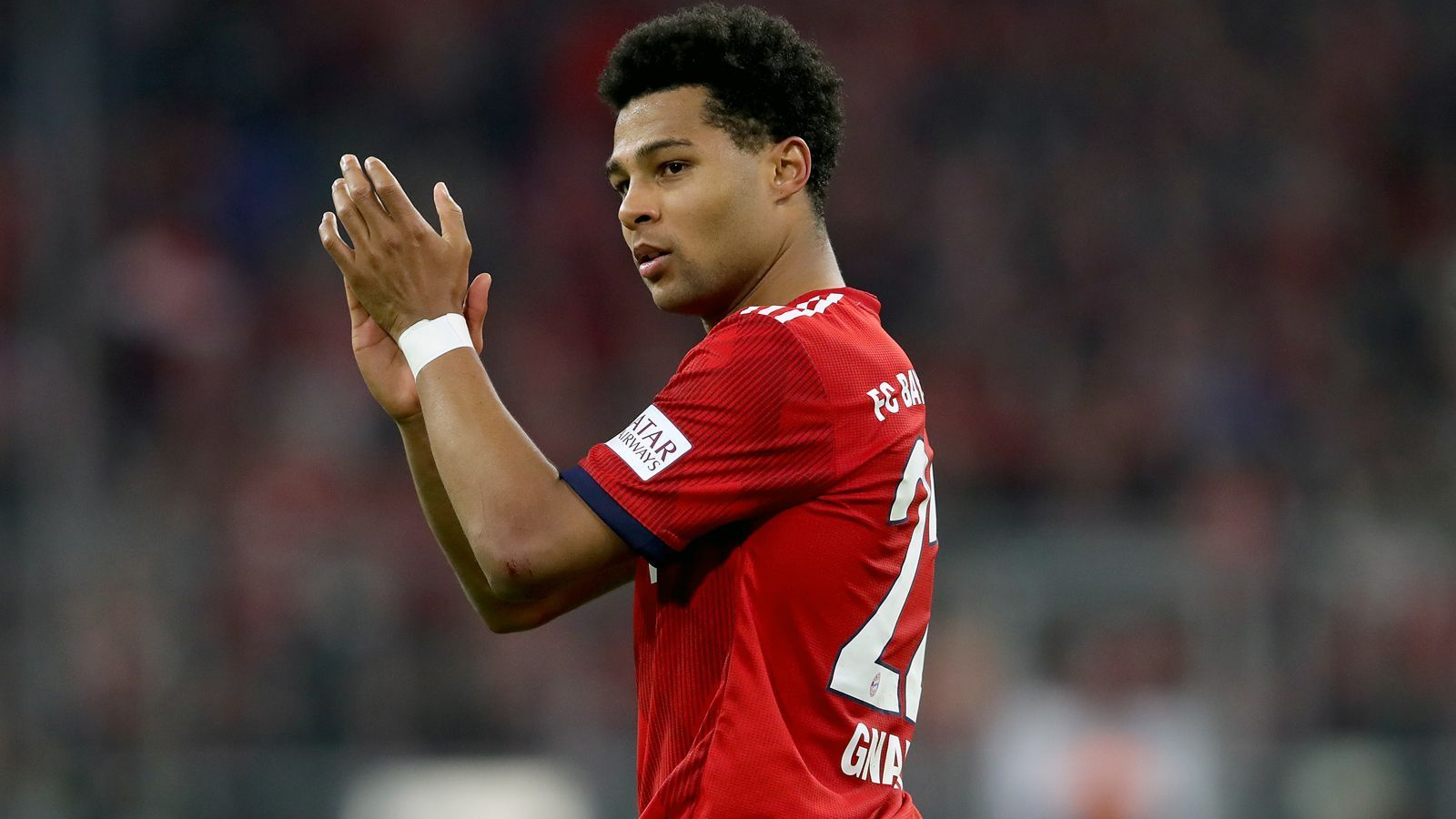 
                <strong>Platz 10 - Serge Gnabry (FC Bayern München)</strong><br>
                Marktwert: 60 Millionen EuroVertrag bis: 2023Alter: 23 JahrePosition: Rechtsaußen
              