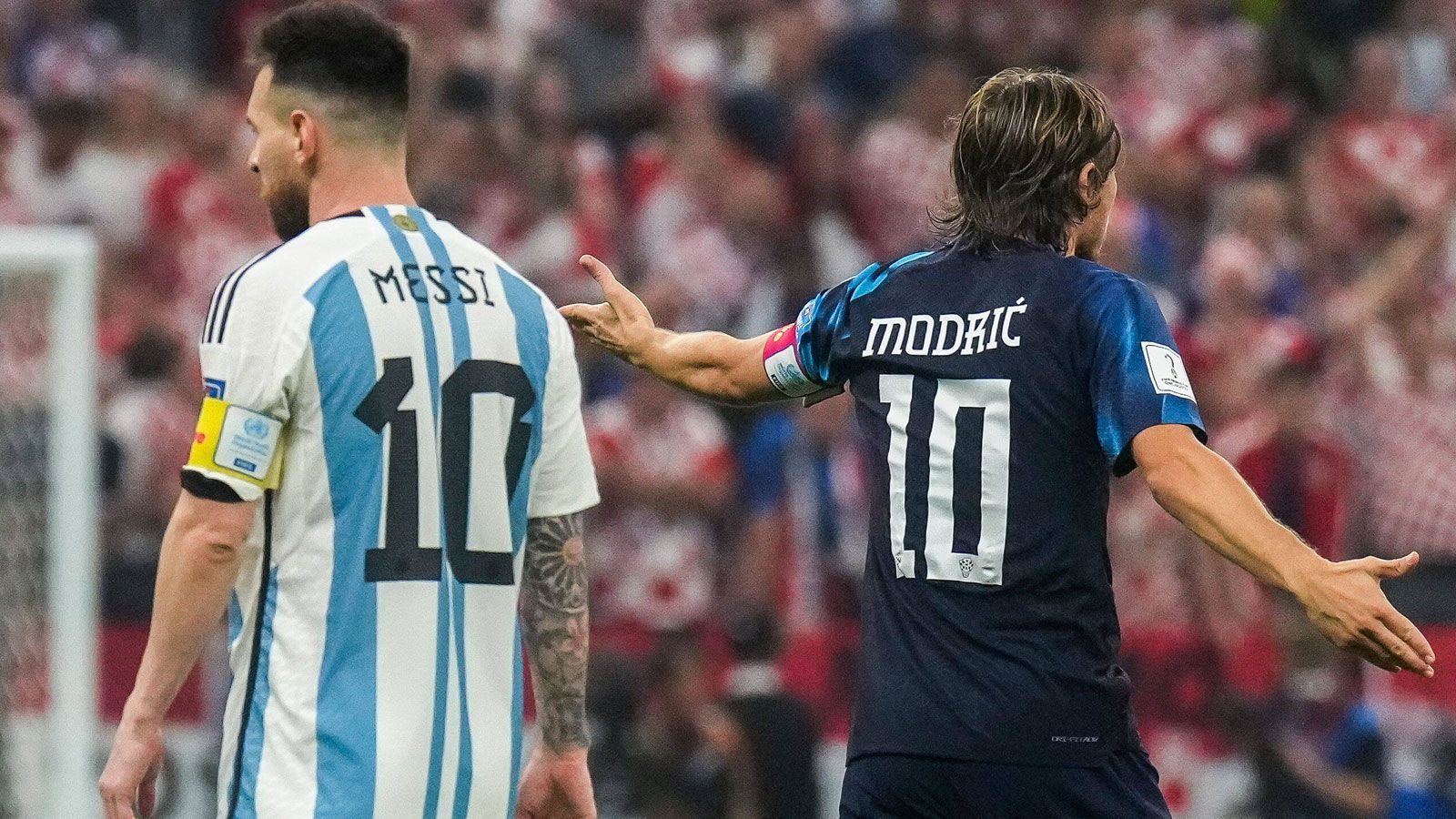 
                <strong>Zwei Weltstars auf Tuchfühlung</strong><br>
                Nur selten kommen sich Messi und Modric so nah wie in diesem Moment. Wobei der Ball deutlich häufiger dort ist, wo Messi ist.
              