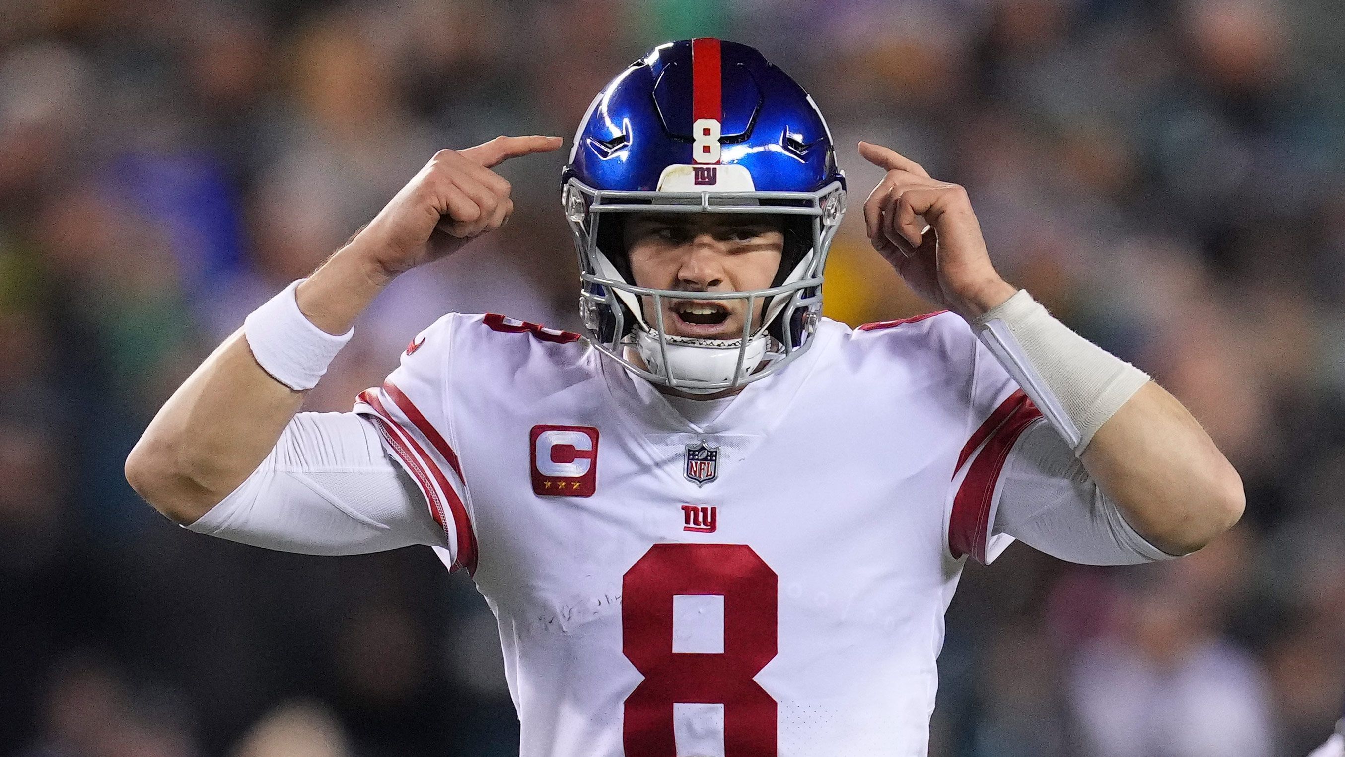 
                <strong>Bis 2027</strong><br>
                Daniel Jones und die New York Giants haben sich auf einen Vierjahres-Vertrag geeinigt. Das Arbeitspapier des 25 Jahre alten Quarterbacks läuft also bis .
              