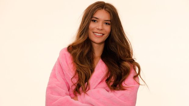 Mirella  kurz vor dem Secard-Shooting in Folge 6. Das Model hat es bis unter die Top 16 bei "Germany's Next Topmodel" geschafft. 