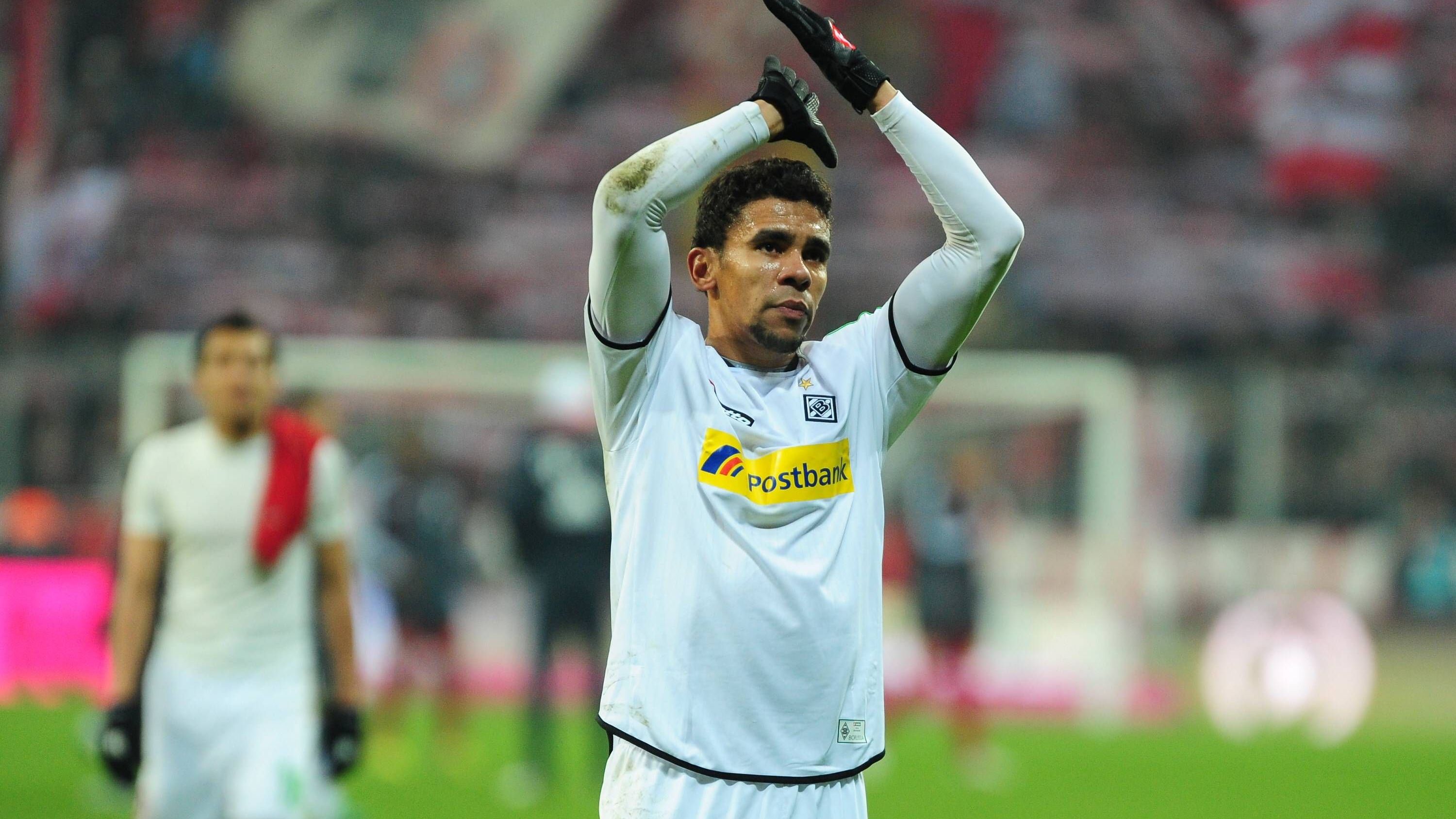 <strong>Flop-Transfer: Igor de Camargo</strong><br>Diesmal ist ein Verkauf der Flop-Transfer der Saison. Der Mittelstürmer wurde 2010 von Standard Lüttich für vier Millionen Euro geholt. Verkaufen mussten sie ihn drei Jahre später für nur 1,4 Millionen Euro nach Hoffenheim.