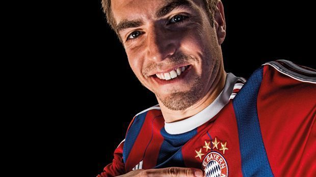 
                <strong>FC Bayern München Heimtrikot</strong><br>
                Die Münchner werden in der kommenden Spielzeit wieder in Rot-Blau in der Allianz Arena auflaufen. 
              