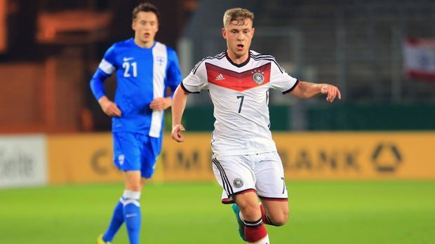 
                <strong>Max Meyer</strong><br>
                Auch Max Meyer hat bereits zwei Tore auf seinem Konto. Der Mittelfeldspieler vom FC Schalke 04 trifft gegen die Färöer Inseln gleich zweifach und reißt das Spiel an sich. 
              