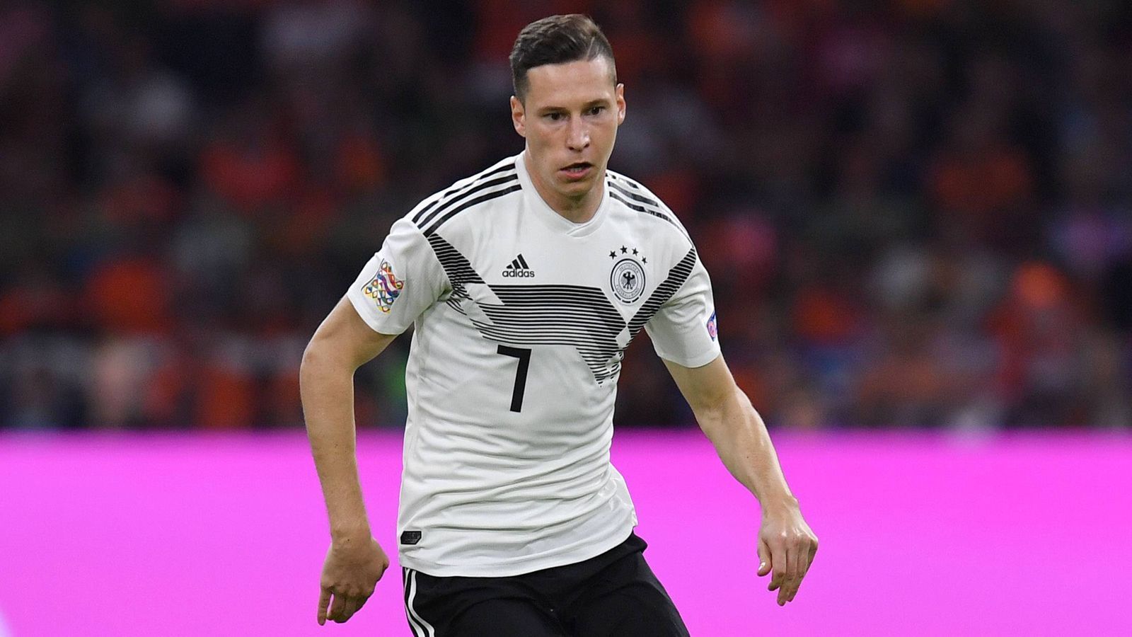 
                <strong>Julian Draxler (Deutschland)</strong><br>
                Der PSG-Profi ersetzt in der Schlussviertelstunde Sane. In Szene setzen kann er sich aber nicht mehr. ran-Note: -
              