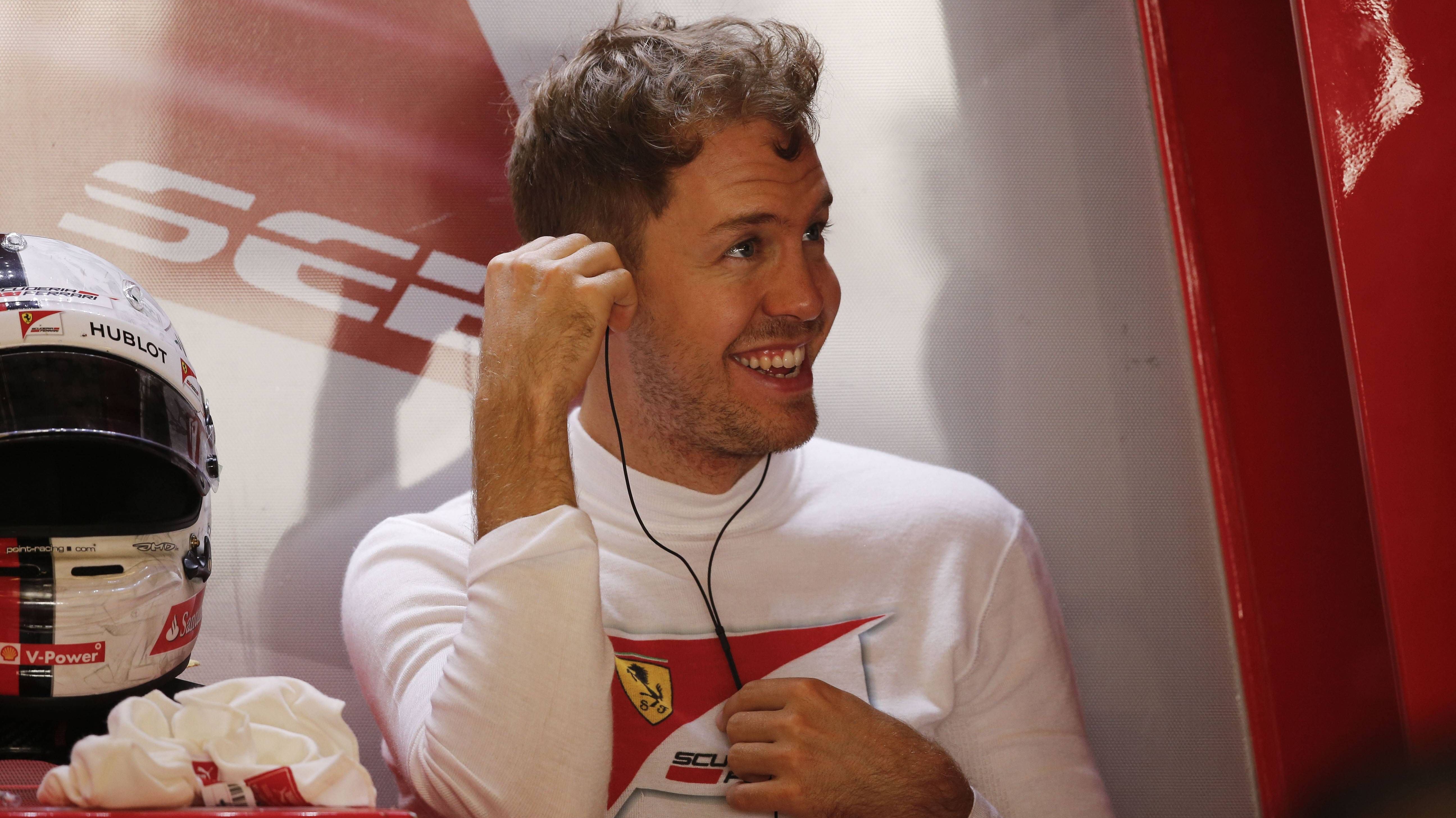 <strong>Sebastian Vettel</strong><br>Er dominierte jahrelang die Formel 1. Von 2010 bis 2013 wurde Sebastian Vettel viermal in Folge Weltmeister im Red Bull, vier Herstellertitel inklusive. Ein Jahr später, als Red Bull durch das neue Motoren-Reglement seine Vormachtstellung verlor, ergrifft der Deutsche seine Chance und erfüllte sich seinen Traum vom Ferrari-Cockpit. Allerdings ohne Titelgewinn.
