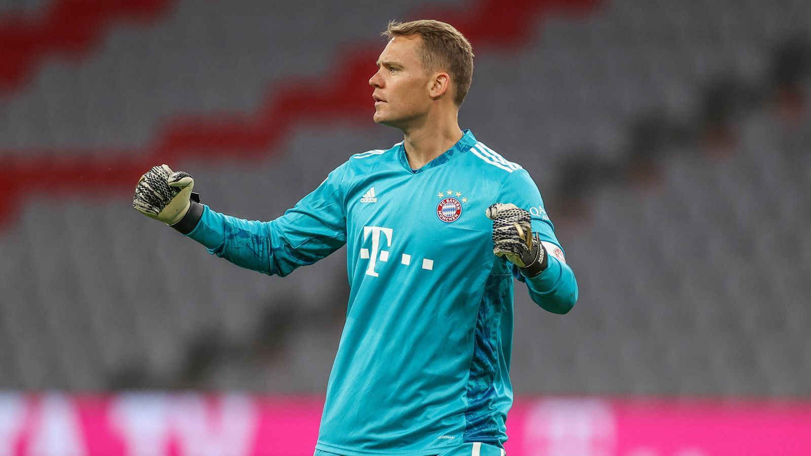 
                <strong>Manuel Neuer</strong><br>
                Schon in der 2. Minute früh von Paciencia geprüft, auch beim Rauslaufen gegen Matondo früher am Ball. Hat bei seinem 250. Bundesliga-Spiel für die Bayern einen ruhigen Freitagabend und wird nur selten geprüft. Wenn doch, ist er wie gewohnt zur Stelle. ran.de-Note: 3
              