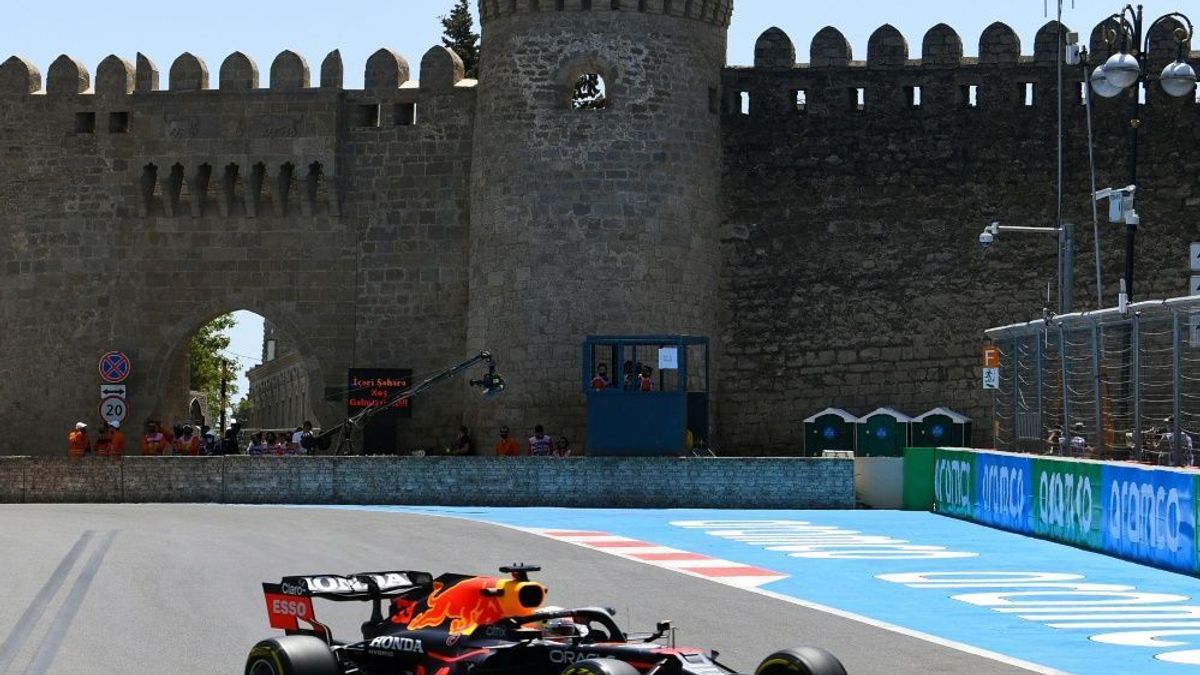 Max Verstappen mit Bestzeit im ersten freien Training