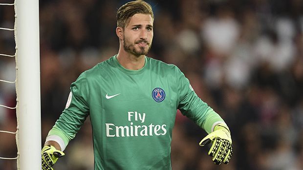 
                <strong>Kevin Trapp (Paris Saint-Germain)</strong><br>
                Kevin Trapp (Paris Saint-Germain): Mit seinem Wechsel zu Paris St. Germain erhöhen sich auch die EM-Chancen für Kevin Trapp. Bei dem Topteam ist er zwar nicht unumstritten, doch in entscheidenden Spielen - wie zuletzt in der Champions League gegen Chelsea - bringt der Ex-Frankfurter seine Leistung. Er gehört zu den vier Top-Kandidaten für die übrigen zwei Tickets. Seine Konkurrenten sind ...
              