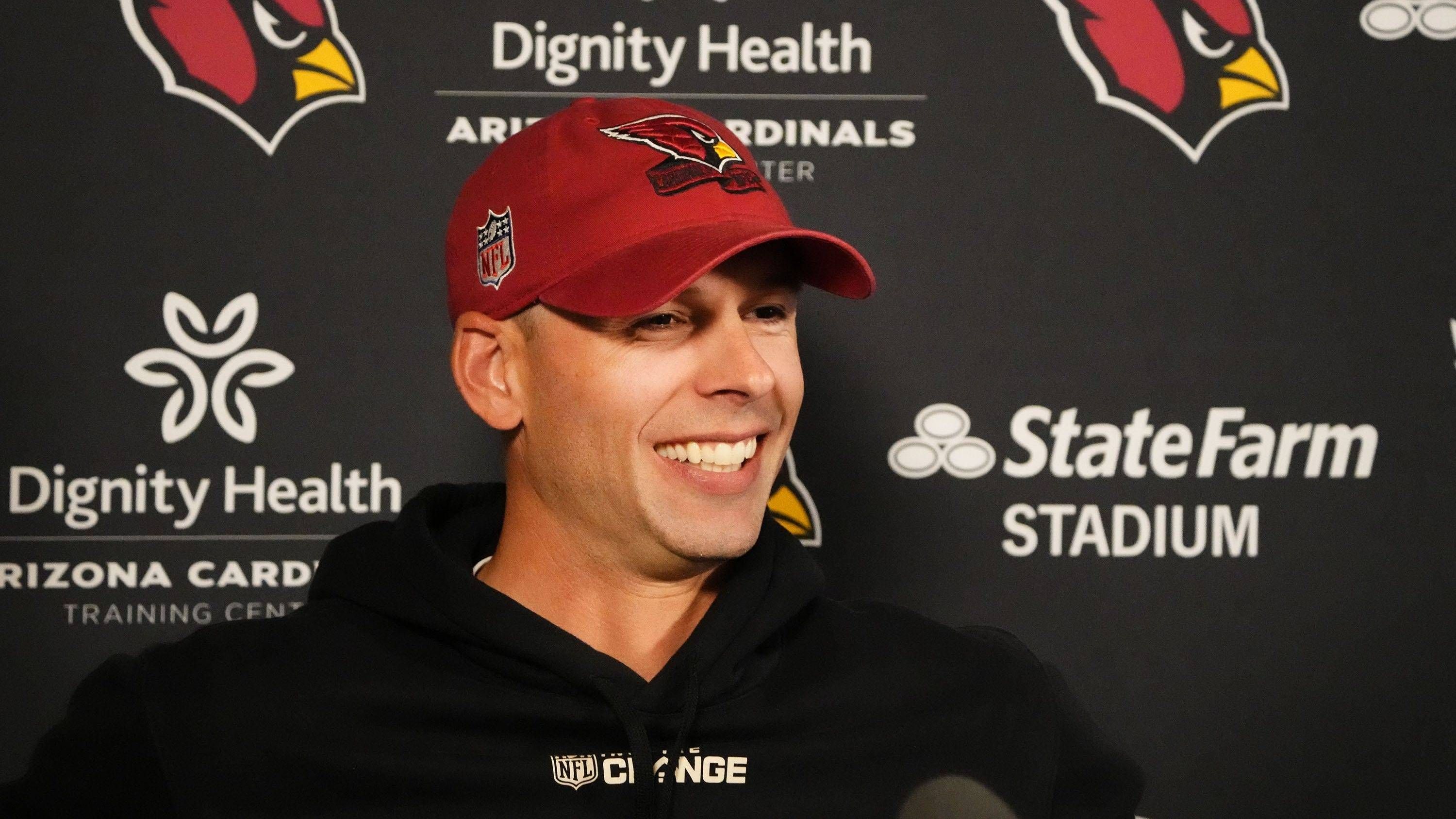 <strong>Arizona Cardinals: Quantität statt Qualität</strong><br>Die Cardinals haben zu viel Geld für altgediente Spieler wie Sean Murphy-Bunting, Justin Jones, Bilal Nichols und Mack Wilson bezahlt, um die Defense zu stärken. Solide Leute. Gezielte Qualität wäre besser gewesen, denn sie machen eine sowieso schon schlechte Defense nicht nachhaltig besser.