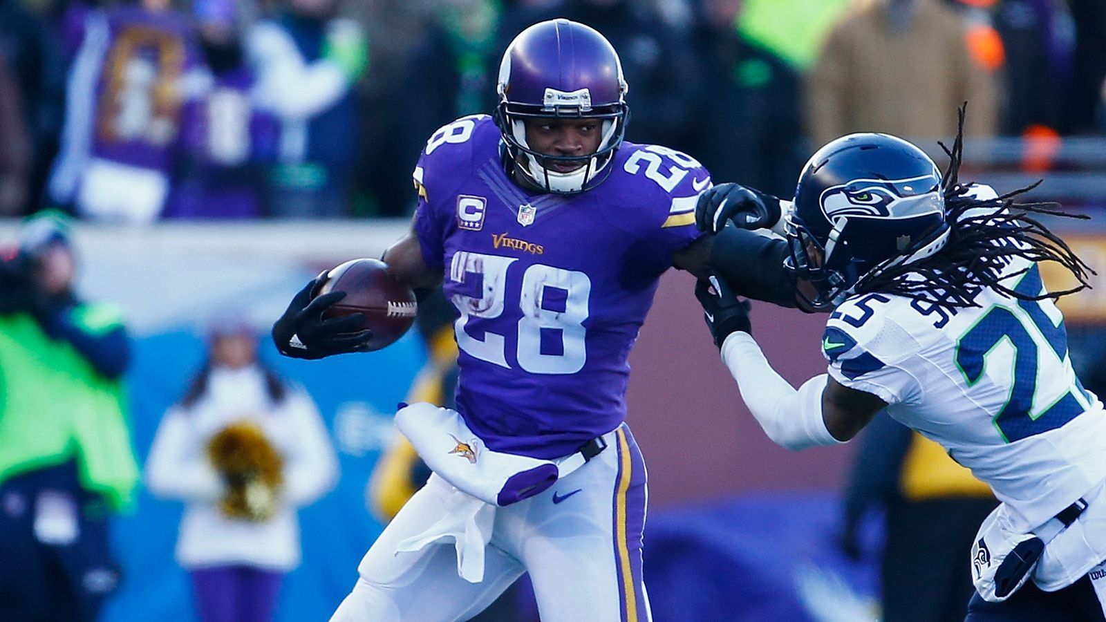 
                <strong>Minnesota Vikings: Adrian Peterson (RB)</strong><br>
                86.280.000 Dollar (Laufzeit: sieben Jahre)
              