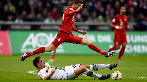 
                <strong>Platz 3: Granit Xhaka</strong><br>
                Platz 3: Granit Xhaka (VfL Borussia Mönchengladbach) - 44 Fouls in 15 Spielen.
              