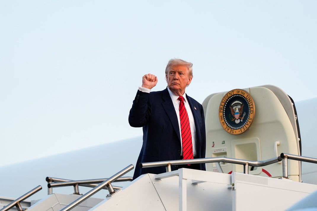Donald Trump (Bild) bespricht sich am Freitagmorgen (15. August) mit dem russischen Präsidenten. (Archivbild)