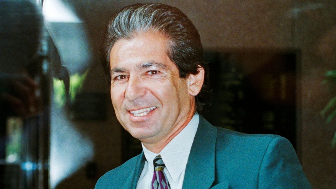 Robert Kardashian starb 2004.