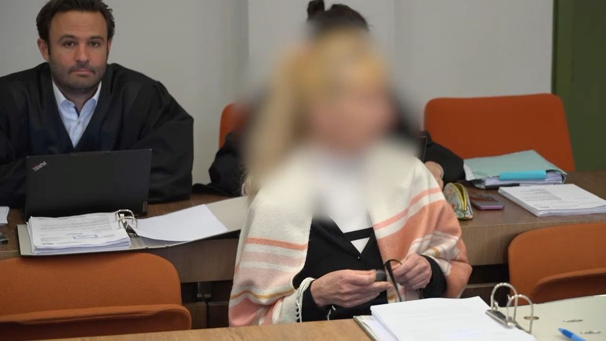 Die Angeklagte im Gericht