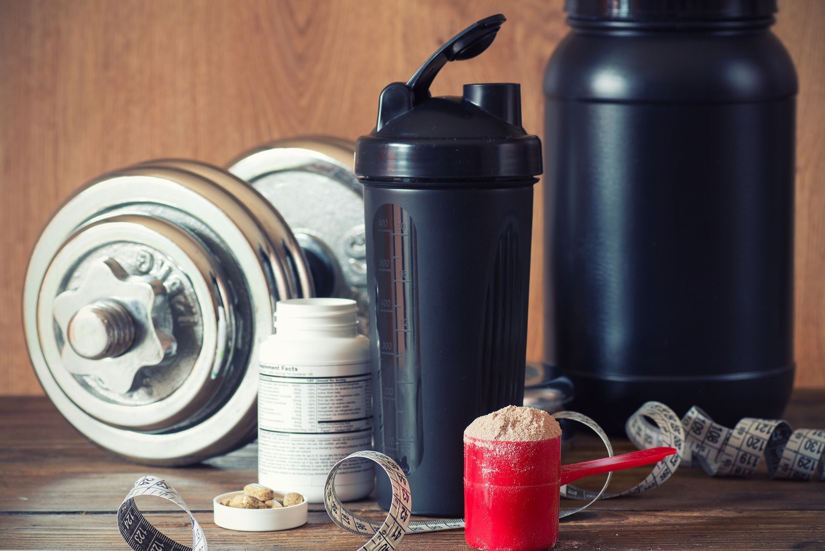 Nicht auf gesunde Ernährung und Bewegung kommt es bei der Forever Young-Theorie an. Pillen und Eiweißshakes sind ebenfalls Bestandteil der Strunz-Diät.