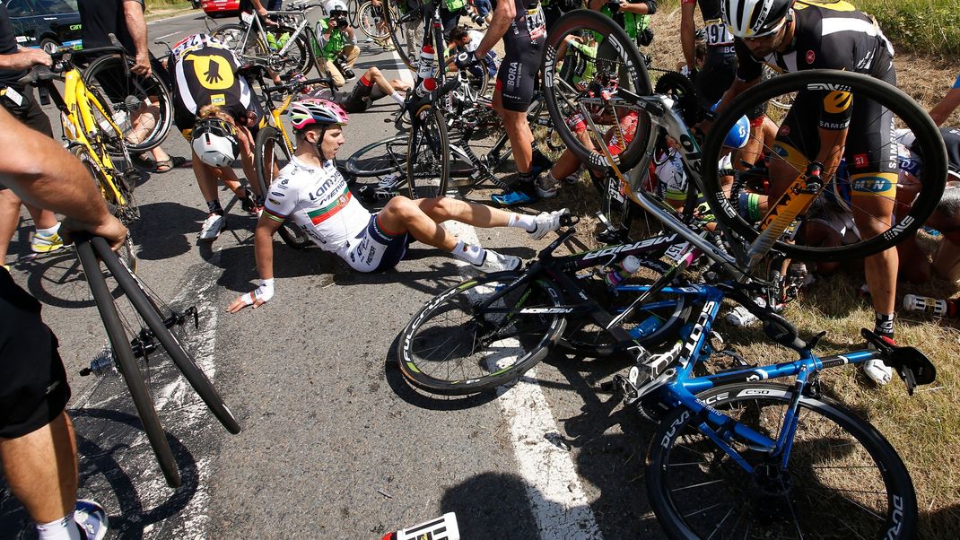 CYCLING-TOUR/CRASH