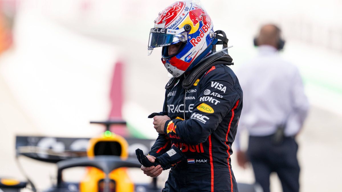 Max Verstappen (Oracle Red Bull Racing, Niederlande, 01) aergert sich im Parc Ferme und ist unzufrieden, ESP, Formel 1 Weltmeisterschaft, Aramco Grand Prix von Spanien, Circuit de Barcelona Catalun...