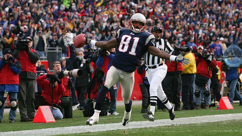 
                <strong>Kick Returner</strong><br>
                Bethel Johnson (im Bild): 2003 - 2005, 39 Spiele, 2 Super Bowl-SiegeEllis Hobbs: 2005 - 2008, 63 Spiele, 0 Super Bowl-Siege
              