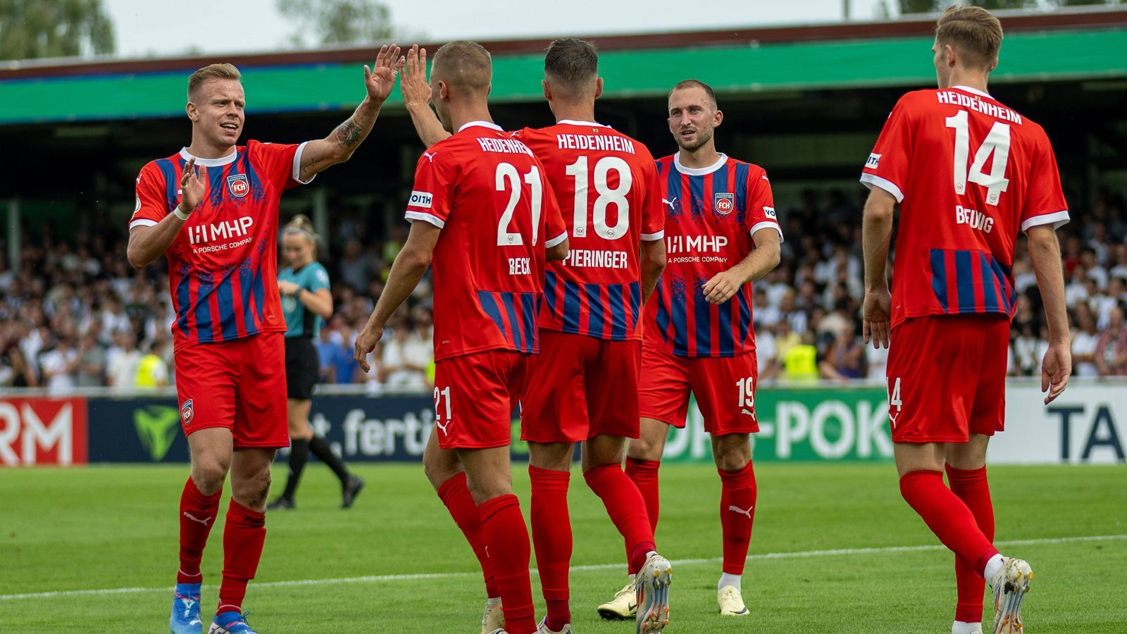 <strong>Vorgänger von Heidenheim: Auch diese "Fußball-Zwerge" spielten international</strong><br>Der 1. FC Heidenheim hat&nbsp;den Sprung in die Liga-Phase der Conference League geschafft. In der Geschichte des deutschen Fußballs waren schon einige Vereine international vertreten, die in Europa fast in Vergessenheit geraten sind. <strong><em>ran</em></strong>&nbsp;blickt auf deutsche "Fußball-Zwerge" im europäischen Fußball zurück.&nbsp;