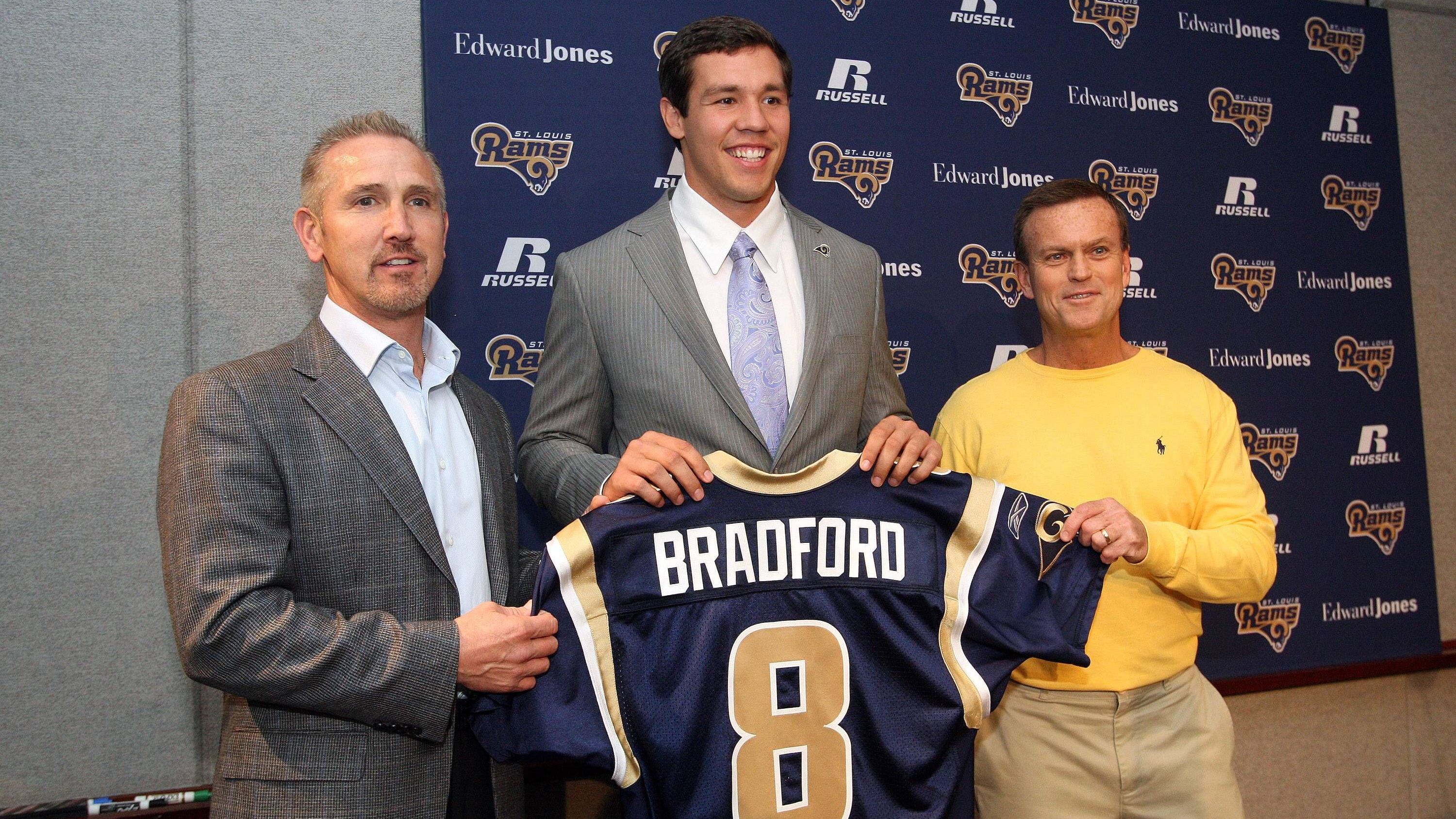<strong>Sam Bradford - 2010</strong><br>Position: Quarterback<br>Draft-Team: St. Louis Rams<br>Erfolge: Heisman Trophy, Offensive Rookie of the Year<br>Karriereende: 2018