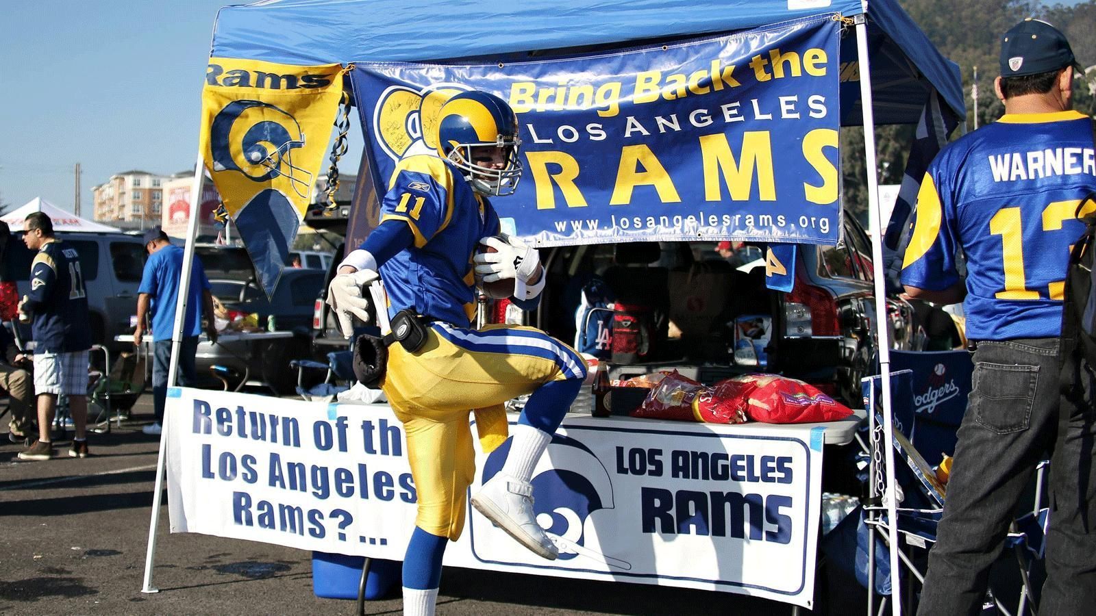 
                <strong>Los Angeles Rams</strong><br>
                Die Los Angeles Rams waren ursprünglich in Cleveland beheimatet und hießen auch dort Rams. Damon Wetzel, der erste General Manager und Mitbegründer dieser Franchise, benannte das Team nach seiner damaligen Lieblingsmannschaft: den Fordham University Rams.
              