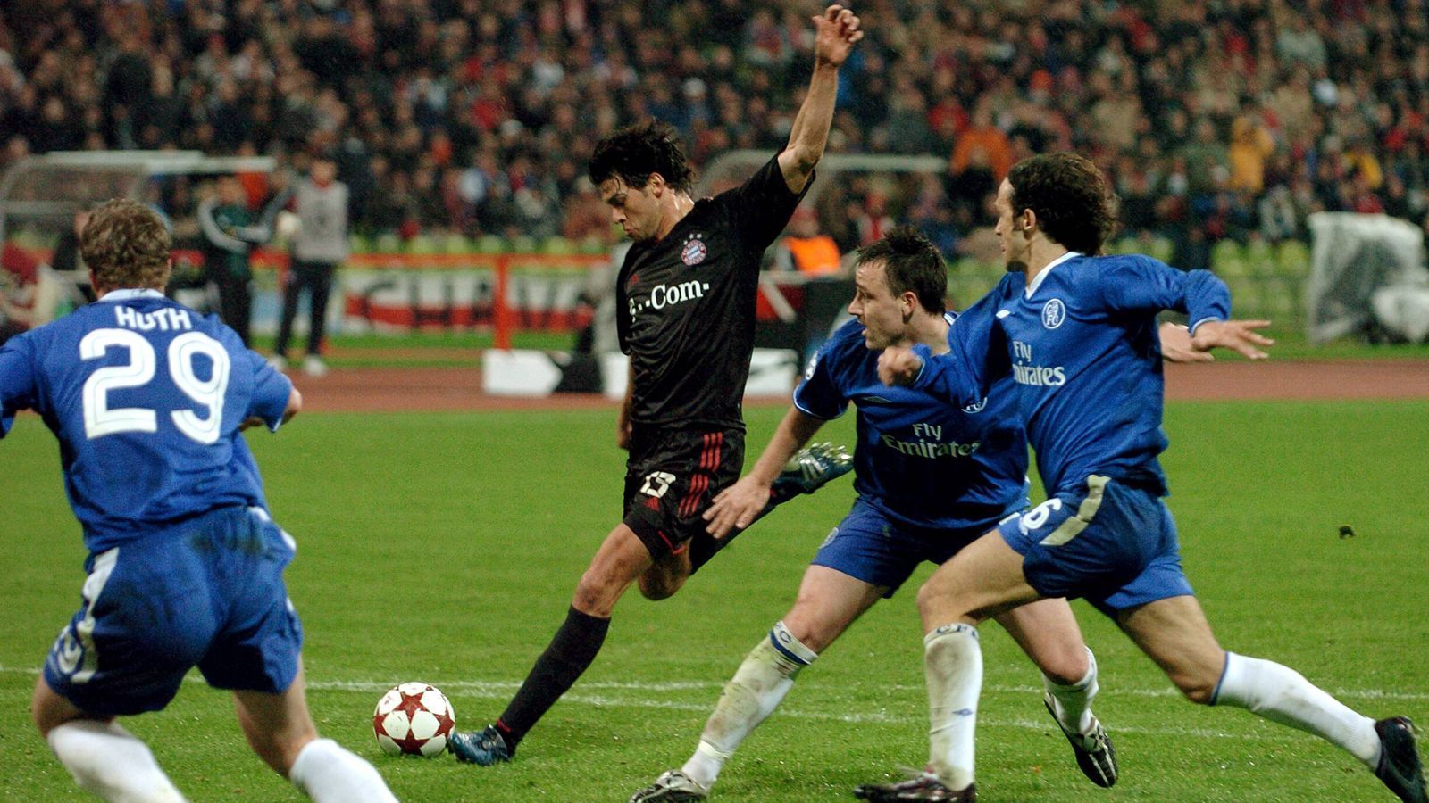 
                <strong>2004/05: Bayern München - FC Chelsea</strong><br>
                Hinspiel: FC Chelsea - Bayern München 4:2 -Rückspiel: Bayern München - FC Chelsea 3:2
              