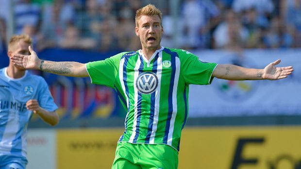 
                <strong>Nicklas Bendtner</strong><br>
                Nicklas Bendtner: Der Ballon d'Or geht 2015 wieder nicht an den Lord. Ein Unding!
              