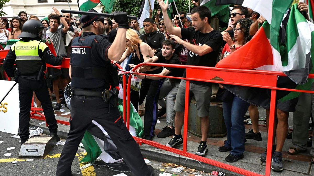 Chaos in Bilbao