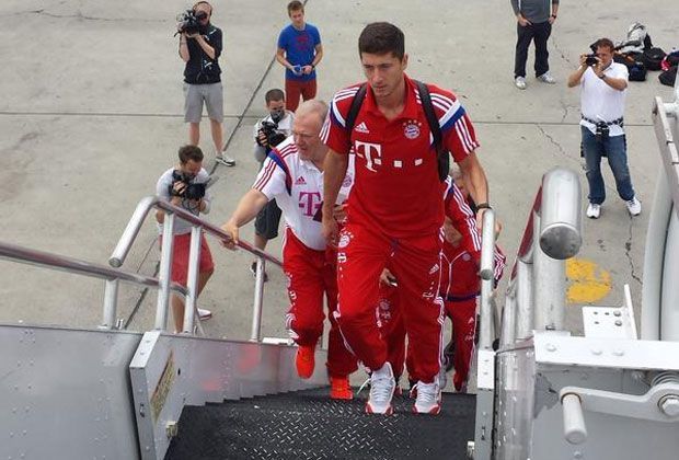 
                <strong>Bayern Münchens US-Tour</strong><br>
                Neu-Bayer Robert Lewandowski besteigt das Flugzeug in Richtung Portland. Im ersten Test gegen Guadalajara gelang dem Stürmer kein Tor. Das soll sich gegen die MLS Allstars ändern.
              