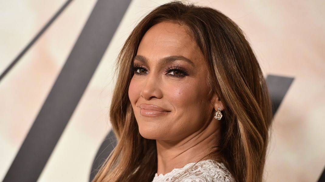 J.Lo-Glow gefällig? Auf diese Skincare-Tipps setzt die Sängerin.