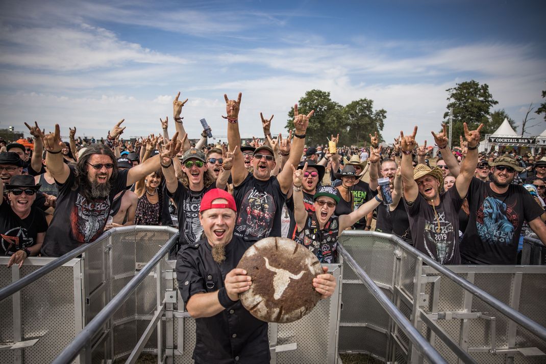 Backen für Wacken: Axel Schmitt backt und rockt beim Festival.