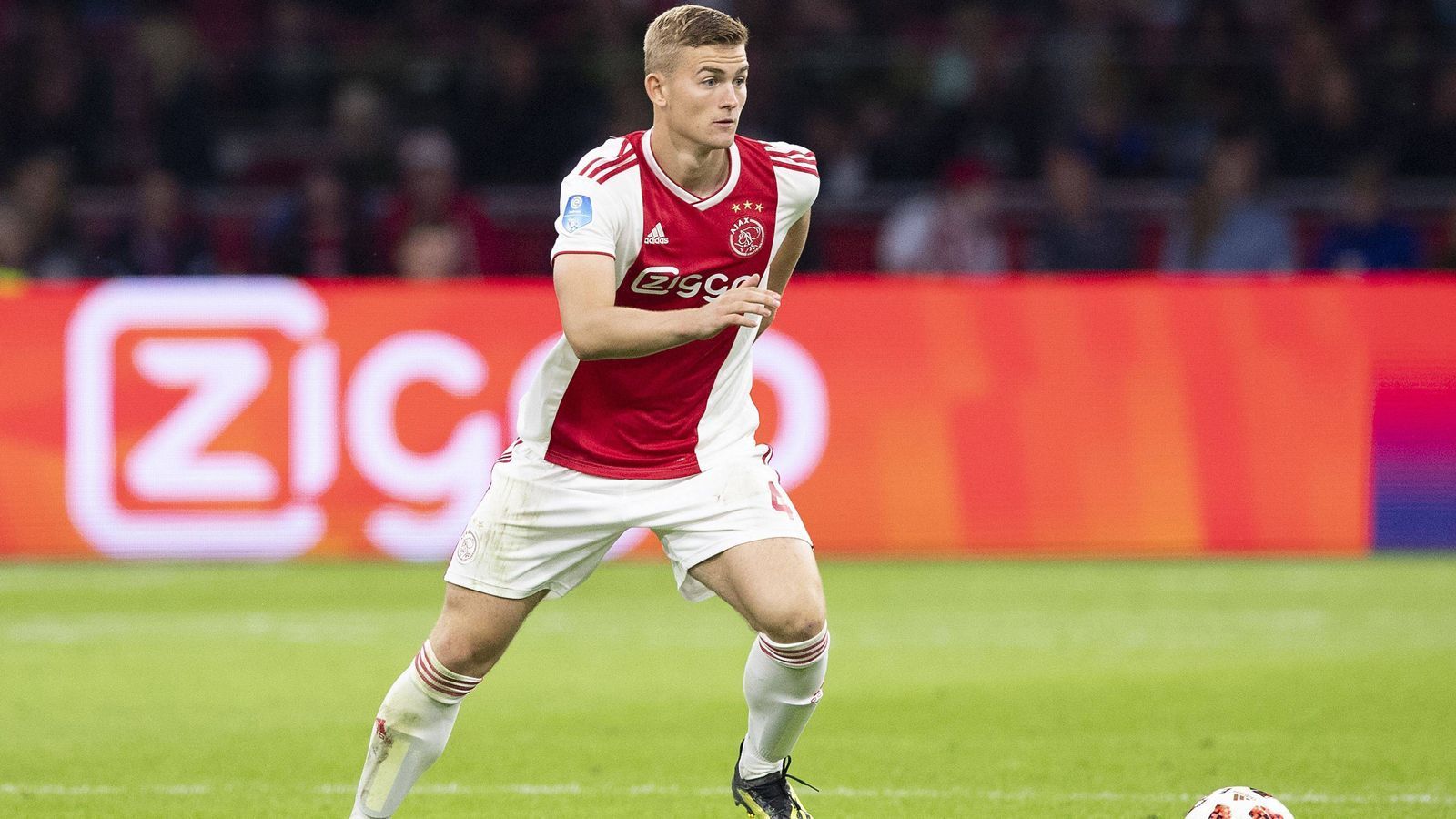 
                <strong>1. Matthijs de Ligt (Ajax Amsterdam)</strong><br>
                Alter: 19 JahrePosition: InnenverteidigerNationalität: Niederlande
              