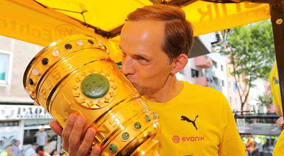 
                <strong>Thomas Tuchel</strong><br>
                Die Entlassung von BVB-Trainer Thomas Tuchel schlägt auch im Netz hohe Wellen. Wir zeigen euch die besten Reaktionen.
              